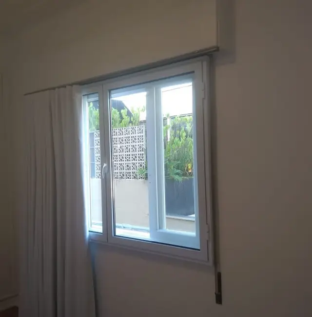 Janela anti-ruído de abrir